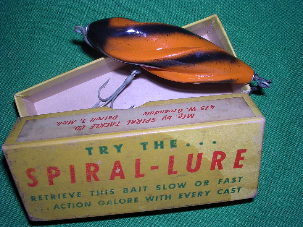 Vintage Hawk Frog Plastic Lure in the Box - Paper  Vintage fishing lures, Old  fishing lures, Fishing lures