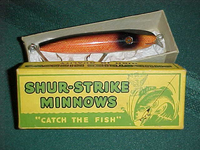 VINTAGE SHUR STRIKE (CREEK CHUB) SINKING RIVER MASTER FISHING LURE WITH A  BOX