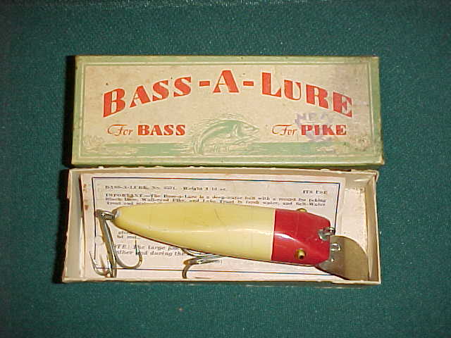 Vintage Shannon Persuader Twin Spinner Fishing Lure, Unique Rig Was First  Produced In 1920's, Though Exact Age of This Specimen is Unknown, Lure  Consists of Jig With Hinged Crossbar That Leads Down