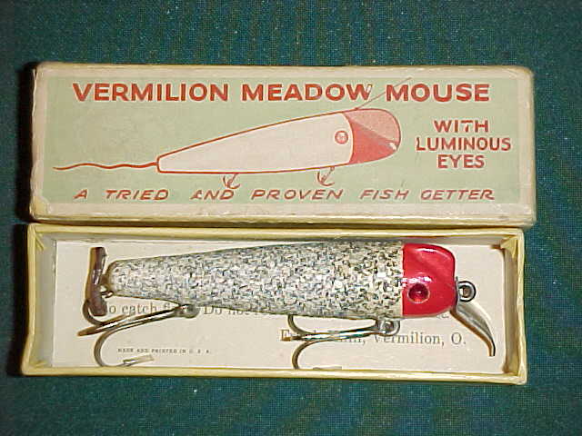 VINTAGE HEDDON MEADOW MOUSE WOOD LURE in GRAY MOUSE  real