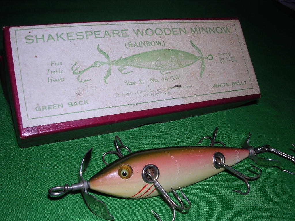 Shakespeare 43 Underwater Minnow Lure  Antique fishing lures, Vintage  fishing lures, Fishing picture ideas